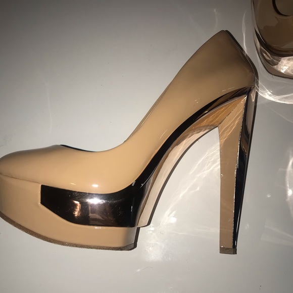 Beautiful Brian Atwood pump  diva high heel. - Picture 2 of 7